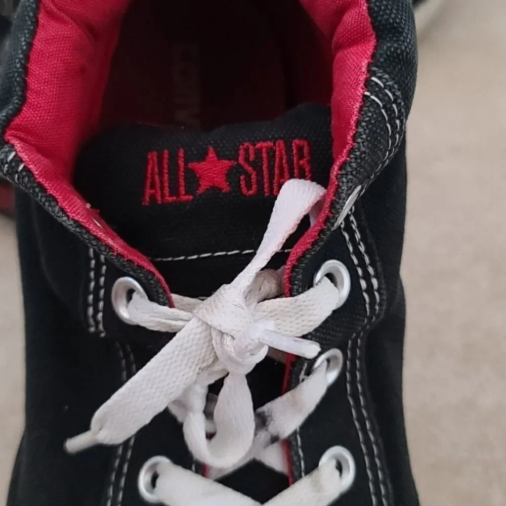 COPY -‎ High top converse size 11